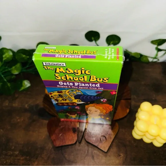 Vintage Y2K Magic School Bus Gets Planted VHS Tape Movie Sealed - Picture 2 of 6